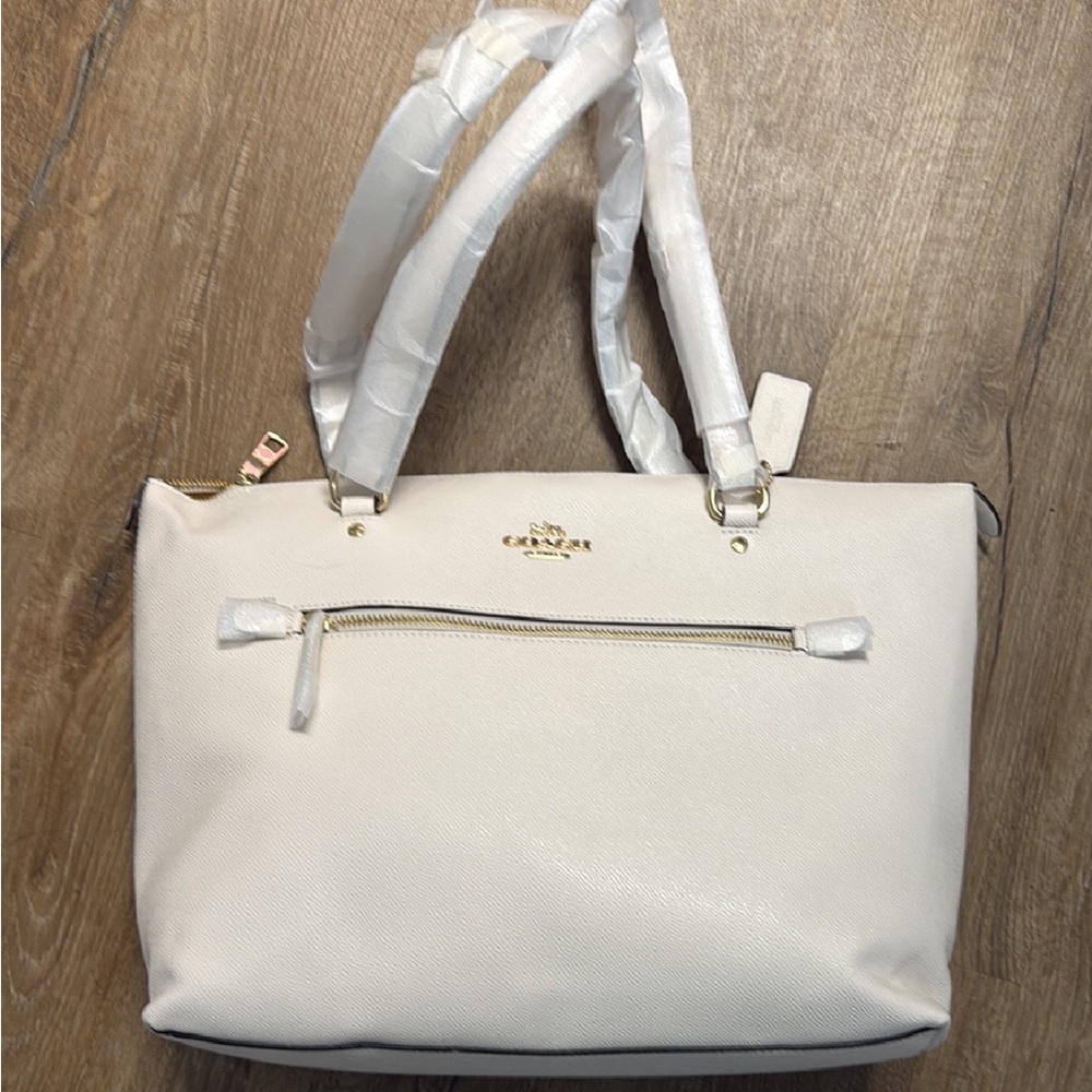 Coach White Leather Shoulder Bag